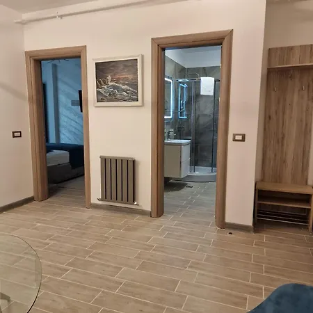 Eva * Năvodari